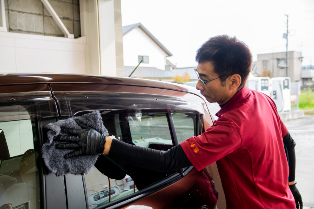 洗車の流れ_ボディの拭き上げ